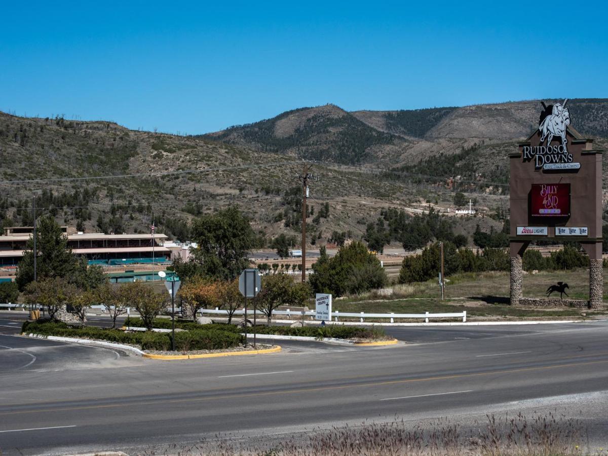 Apache Village Cabinette 11, Queen Bed, Midtown, Sleeps 2 Ruidoso Exterior photo