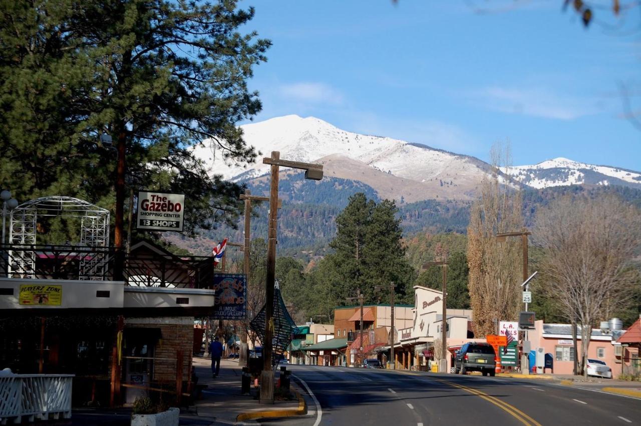 Apache Village Cabinette 11, Queen Bed, Midtown, Sleeps 2 Ruidoso Exterior photo