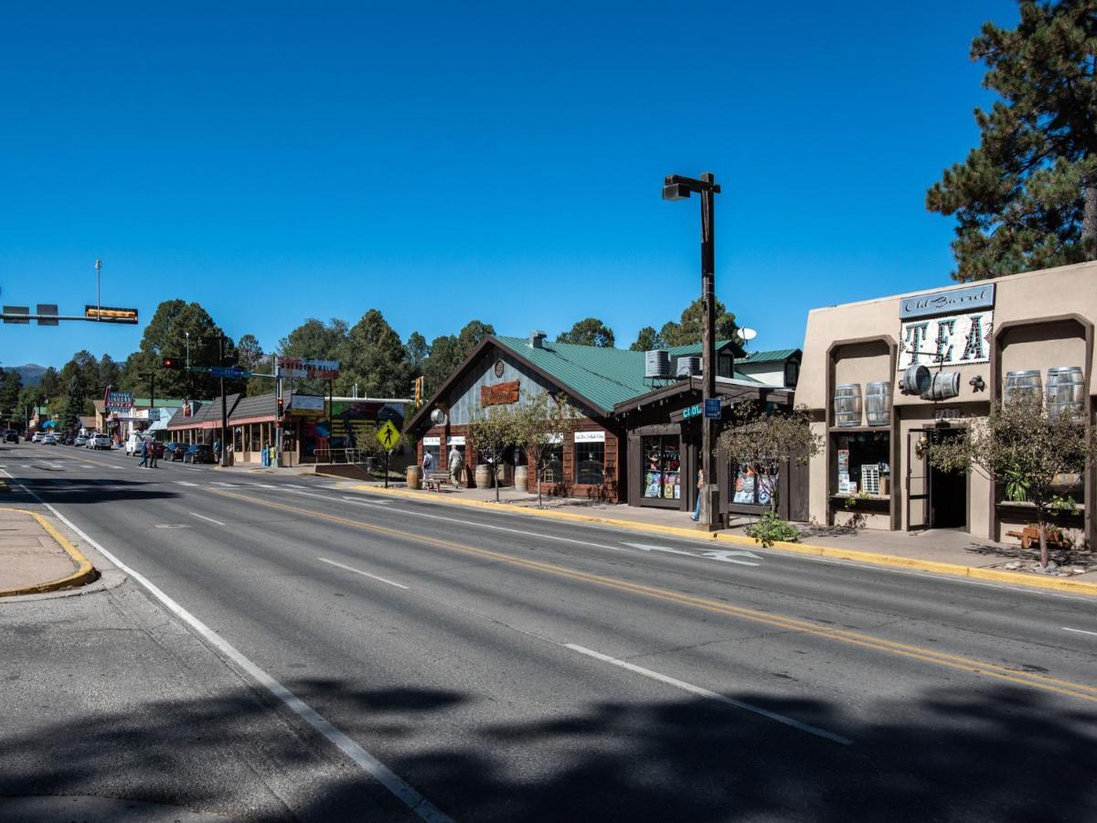 Apache Village Cabinette 11, Queen Bed, Midtown, Sleeps 2 Ruidoso Exterior photo
